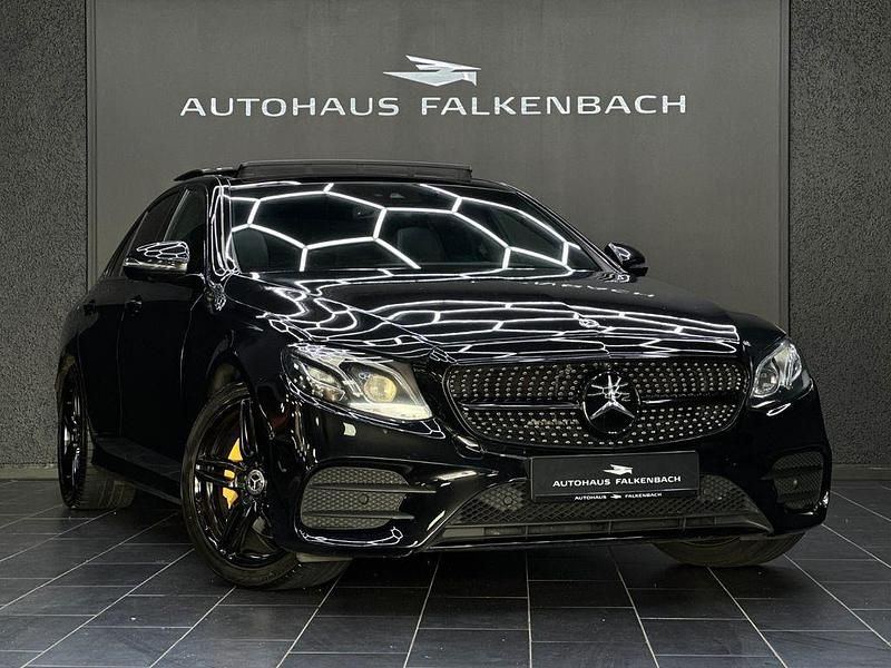 Gebraucht Mercedes E220 AMG 194 PS (142 kW) 2018 Schwarz Limousine