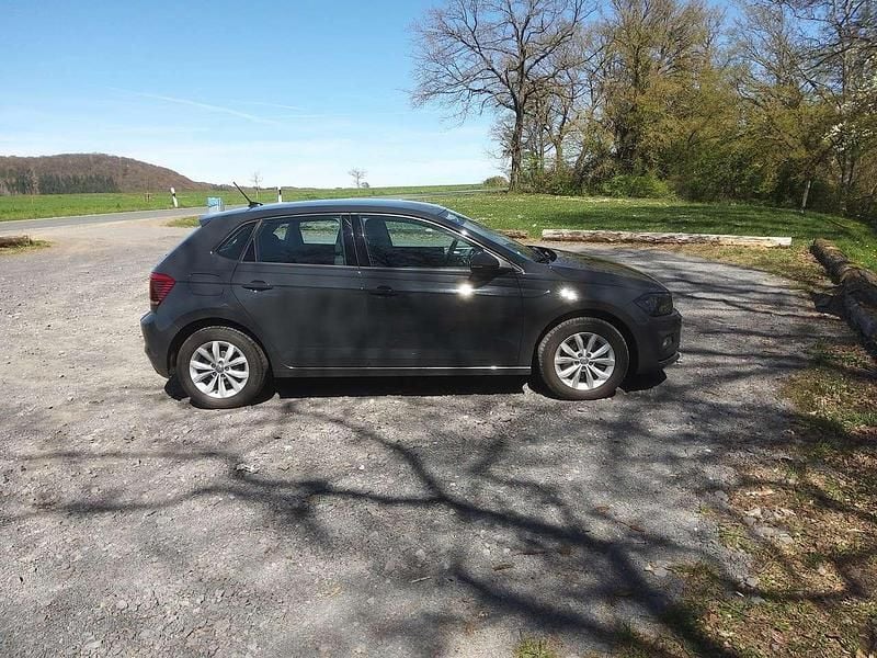 Gebraucht VW Polo Highline 95 PS (69 kW) 2018 Grau Kleinwagen