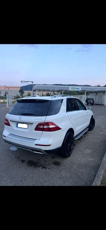 Gebraucht Mercedes ML350 258 PS (189 kW) 2013 Weiß SUV