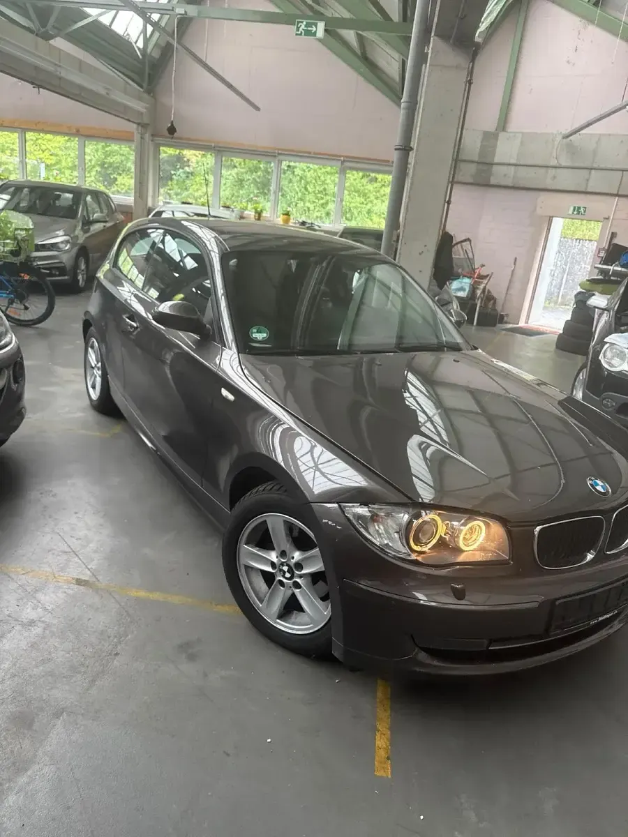 Gebraucht BMW 118 141 PS (103 kW) 2009 Grau Kleinwagen