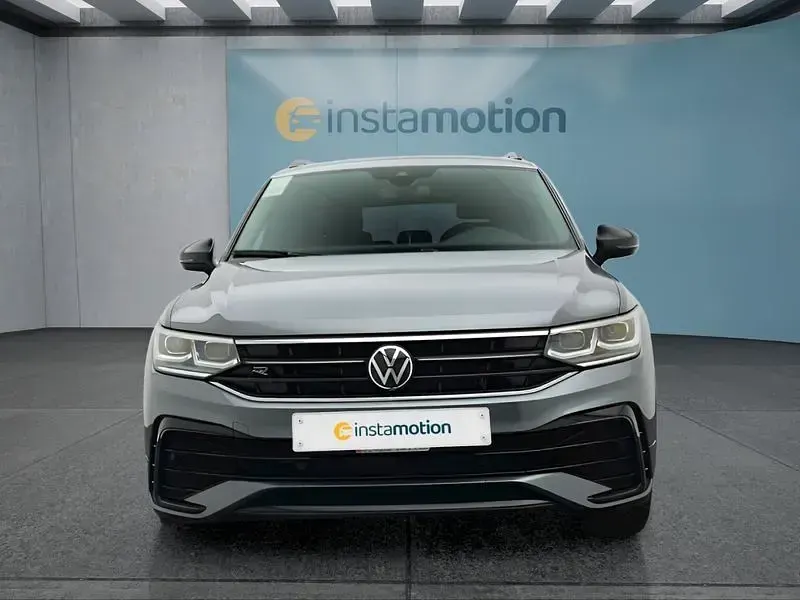 Gebraucht VW Tiguan 193 PS (141 kW) 2024 Grau SUV