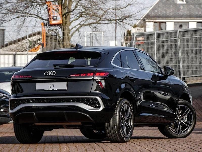 Neu Audi Q3 Sportback Sport 177 PS (130 kW) 2025 Schwarz SUV
