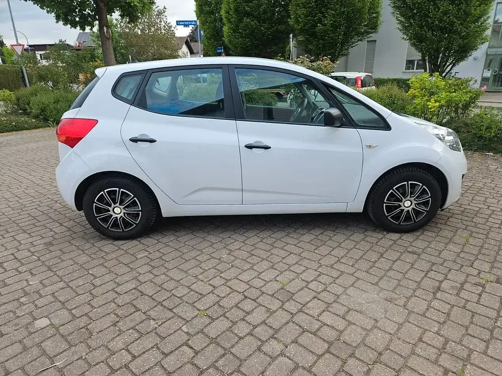 Gebraucht Kia Venga 90 PS (66 kW) 2010 Weiß Kleinwagen