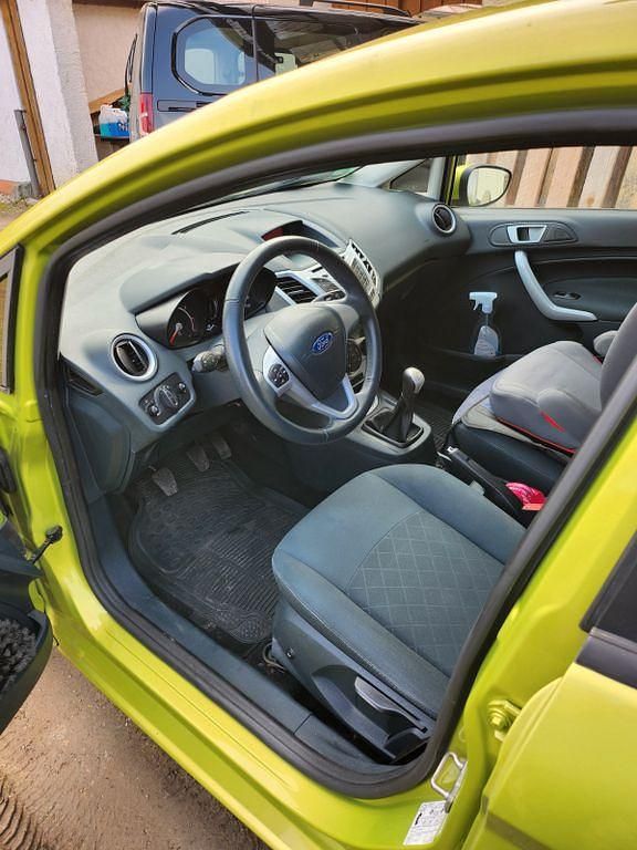 Gebraucht Ford Fiesta Titanium 82 PS (60 kW) 2012 Grün Kleinwagen