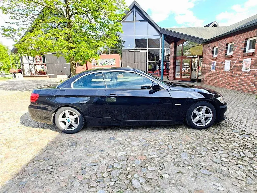 Gebraucht BMW 320 Cabriolet Performance 184 PS (135 kW) 2011 Black sapphire metallic Cabrio