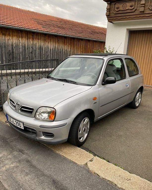 Silber Gebraucht 2001 Nissan Micra Limousine | 1.850 € (Fairer Preis) - Bild 1/4
