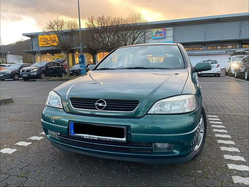 Gebraucht Opel Astra 101 PS (74 kW) 2002 Grün Kleinwagen