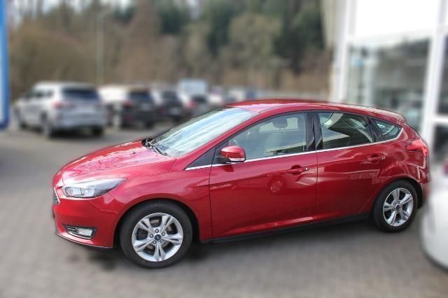 Gebraucht Ford Focus Sport 125 PS (91 kW) 2015 Rot Limousine