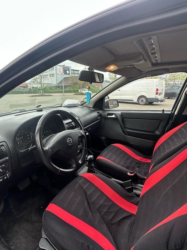 Gebraucht Opel Astra 110 PS (80 kW) 2004 Grau Kleinwagen