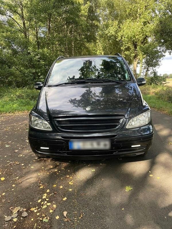 Schwarz Gebraucht 2006 Mercedes Viano Van / Kleinbus | 9.500 € (Superpreis) - Bild 1/4