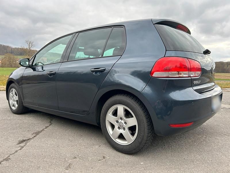 Gebraucht VW Golf VI Match 86 PS (63 kW) 2012 Blau Kleinwagen