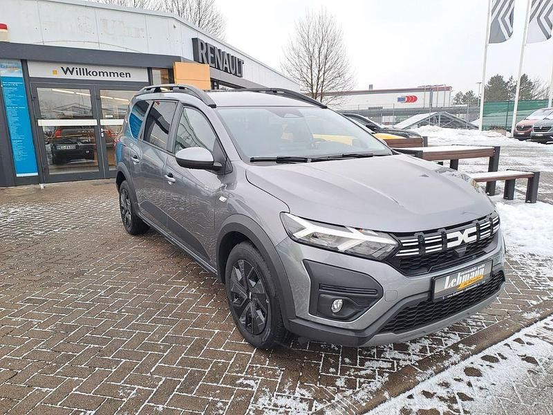 Neu Dacia Jogger Expression 110 PS (80 kW) 2025 Grau Van / Kleinbus