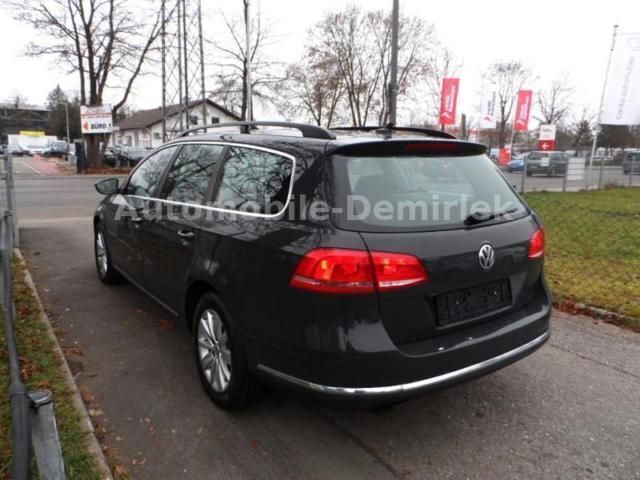 Gebraucht VW Passat 105 PS (77 kW) 2012 Grau metallic Kombi