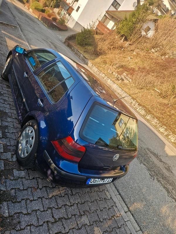 Gebraucht VW Golf IV 105 PS (77 kW) 2002 Blau Limousine