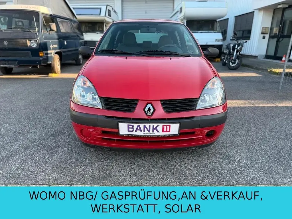 Second-hand Renault Clio II 98 CP (72 kW) 2004 Roșu