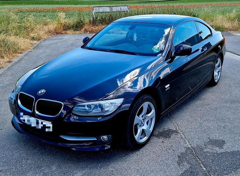 Schwarz Gebraucht 2013 BMW 320 Coupé | 13.999 € (Etwas zu teuer) - Bild 1/3