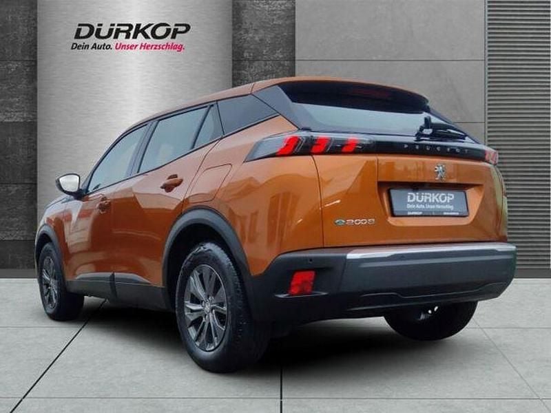 Gebraucht Peugeot e-2008 Active 100 kW (136 PS) 2021 Orange SUV
