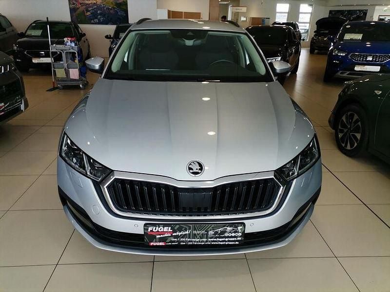 Gebraucht Skoda Octavia Clever 150 PS (110 kW) 2021 Brilliantsilber metallic Kombi