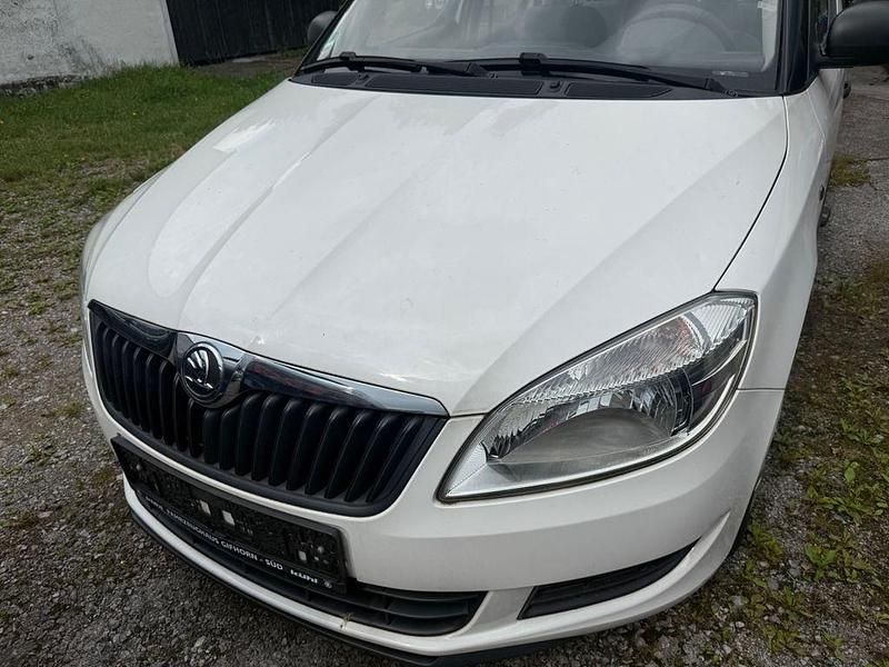 Weiß Gebraucht 2012 Skoda Roomster Van / Kleinbus | 1.400 € (Superpreis) - Bild 1/4