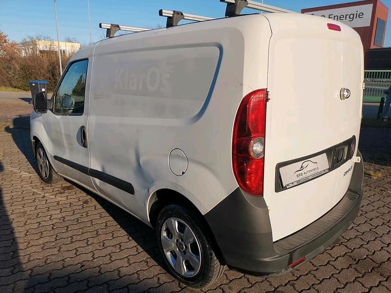 Gebraucht Fiat Doblò Basis 90 PS (66 kW) 2012 Weiß Van / Kleinbus