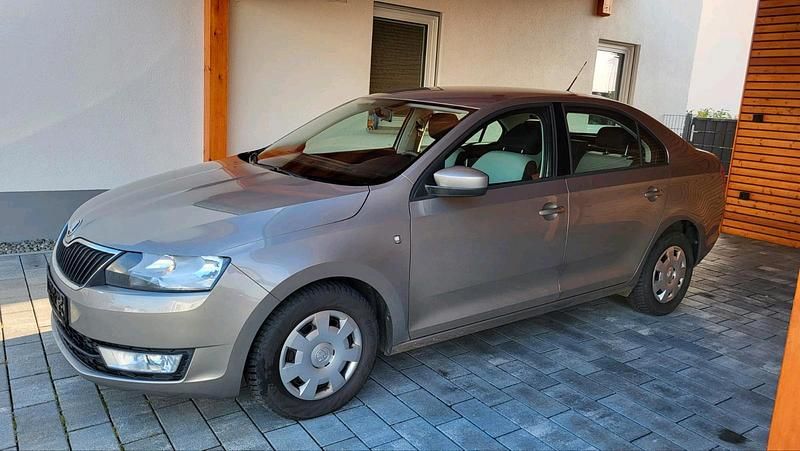 Braun Gebraucht 2013 Skoda Rapid Limousine | 4.800 € (Fairer Preis) - Bild 1/4