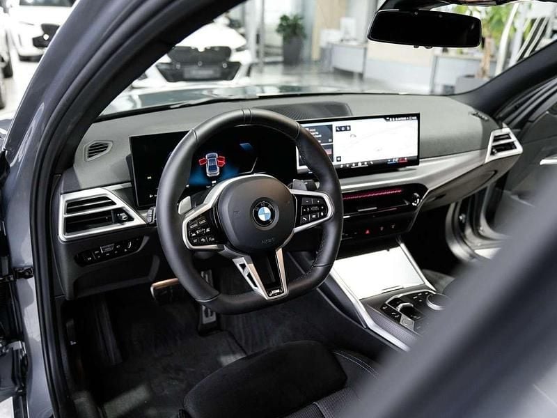 Gebraucht BMW 320 M Sport 184 PS (135 kW) 2025 Skyscraper grau Limousine