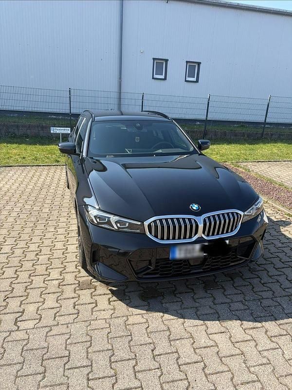 Gebraucht BMW 330 Performance 245 PS (180 kW) 2024 Schwarz Kombi