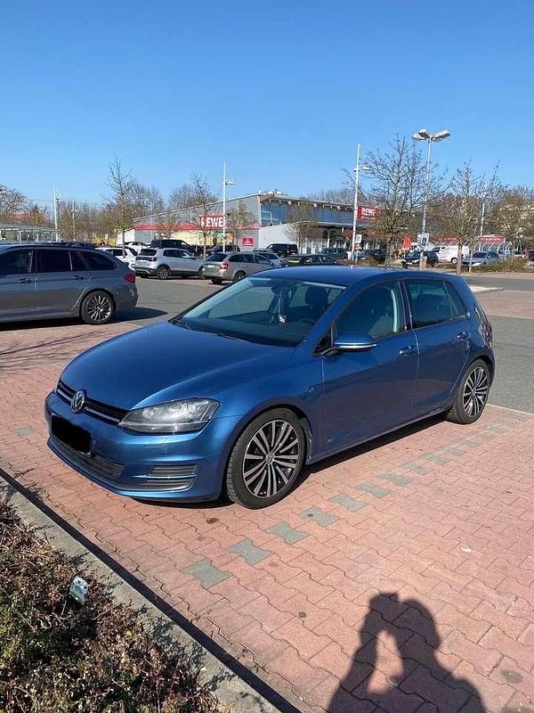 Second-hand VW Golf VII Trendline 105 CP (77 kW) 2013 Albastru Berlinǎ