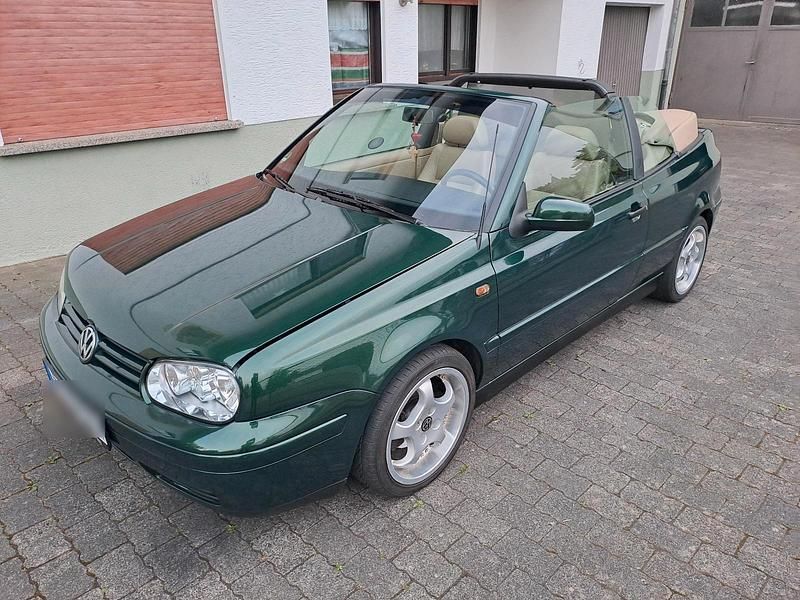 Grün Gebraucht 1998 VW Golf Cabriolet Cabrio | 6.999 € - Bild 1/4