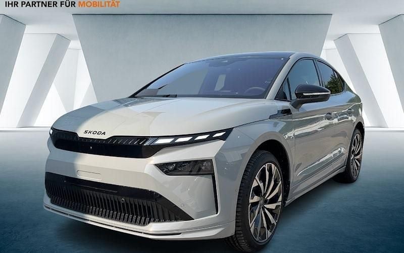 Grau Neu 2025 Skoda Enyaq iV SportLine SUV | 63.690 € - Bild 1/4