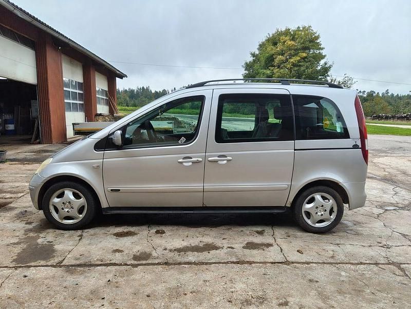 Silber Gebraucht 2005 Mercedes Vaneo Van / Kleinbus | 3.400 € (Fairer Preis) - Bild 1/4
