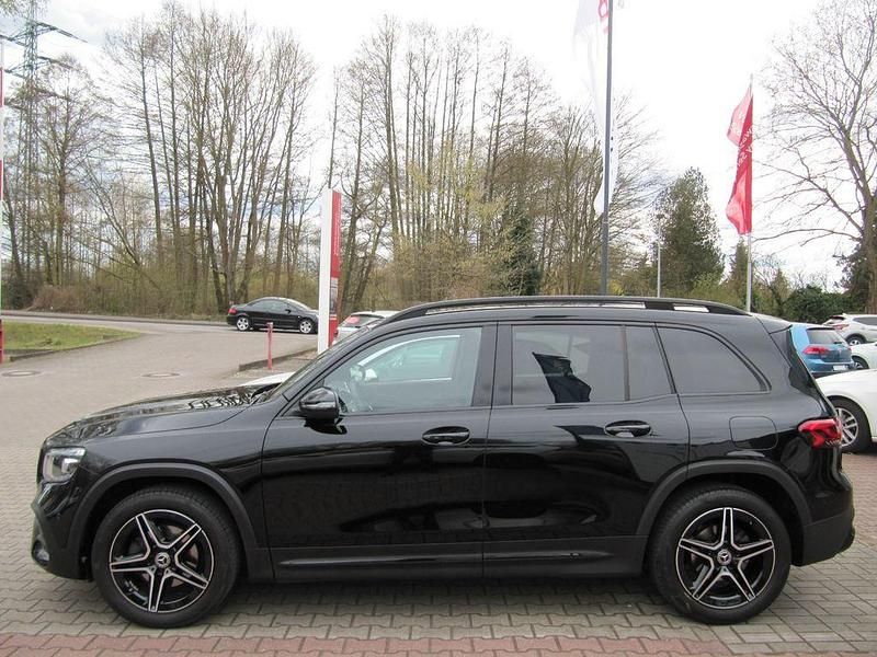 Gebraucht Mercedes GLB200 AMG line 163 PS (119 kW) 2021 Schwarz SUV