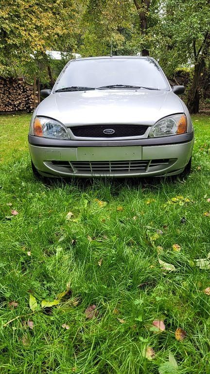 Silber Gebraucht 2000 Ford Fiesta Kleinwagen | 600 € (Fairer Preis) - Bild 1/4