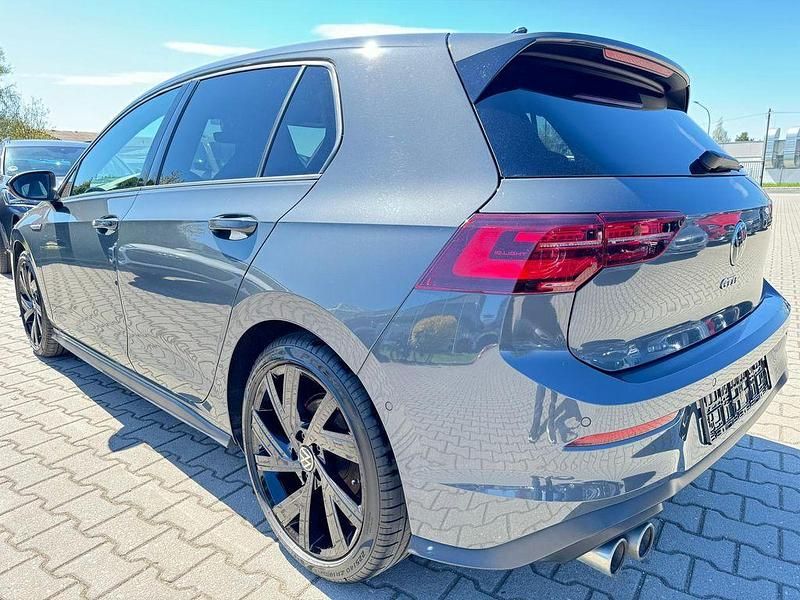 Second-hand VW Golf VIII GTD 200 CP (147 kW) 2022 Gri Berlinǎ