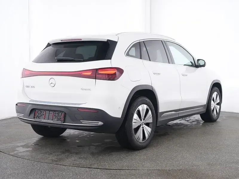Gebraucht Mercedes EQA300 Advanced 168 kW (229 PS) 2025 Unilack polarweiß SUV
