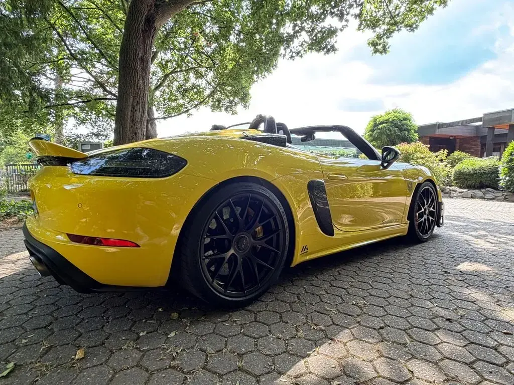 Gebraucht Porsche 718 500 PS (367 kW) 2024 Gelb Cabrio
