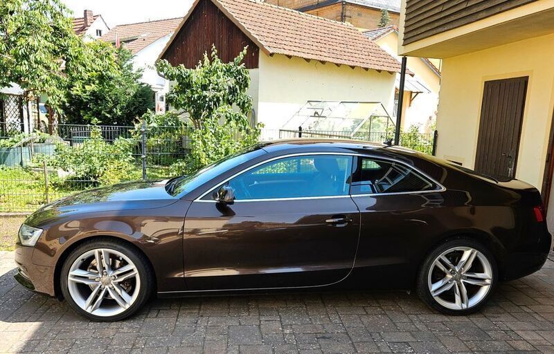 Braun Gebraucht 2011 Audi A5 Coupé | 9.990 € (Fairer Preis) - Bild 1/4