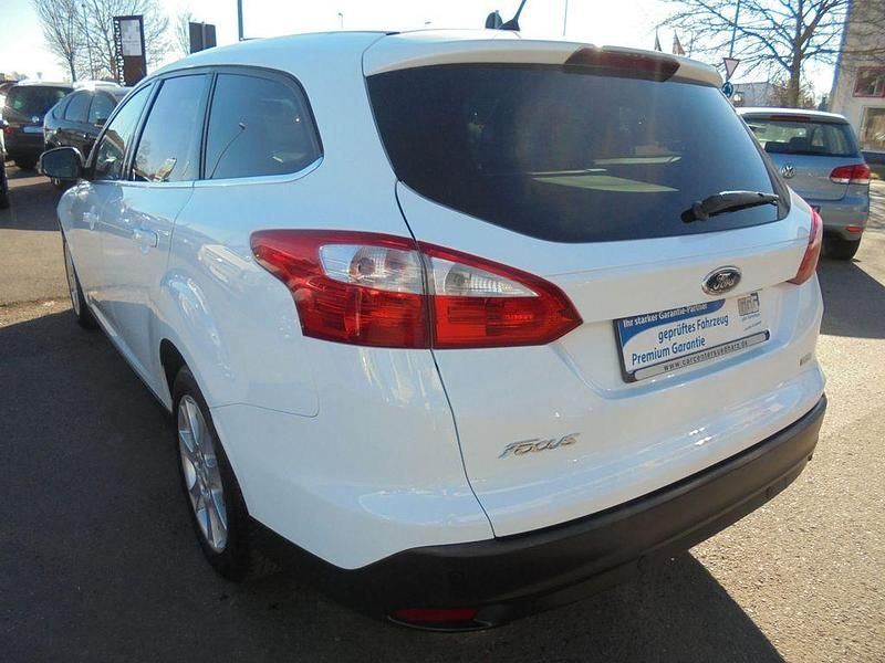 Gebraucht Ford Focus Titanium 101 PS (74 kW) 2014 Weiß Kombi
