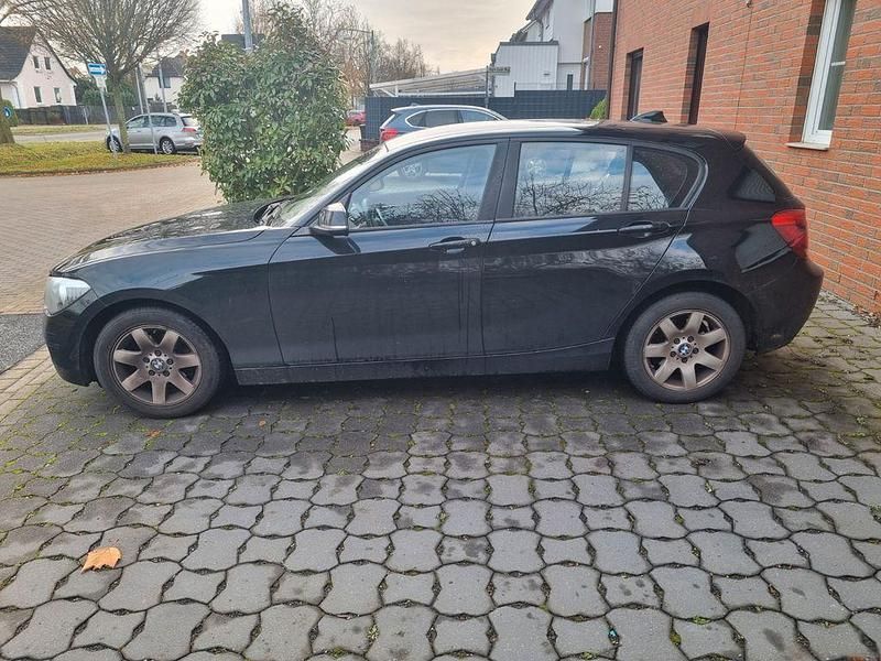 Gebraucht BMW 114 102 PS (75 kW) 2013 Schwarz Kleinwagen