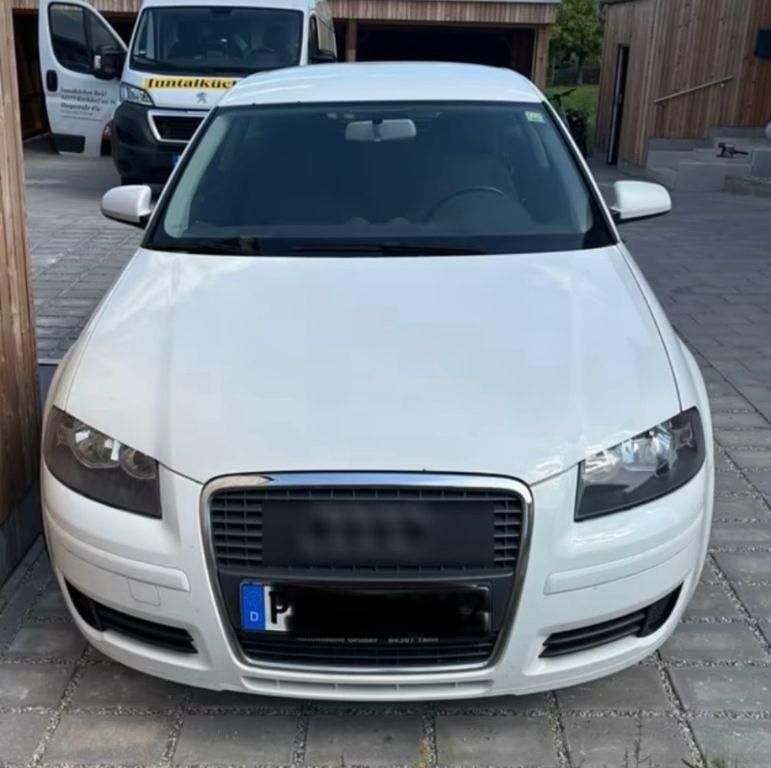 Weiß Gebraucht 2008 Audi A3 Ambiente Limousine | 1.499 € (Guter Preis) - Bild 1/4