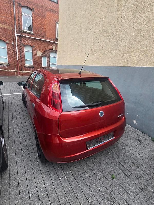Rot Gebraucht 2008 Fiat Punto Kleinwagen | 700 € (Superpreis) - Bild 1/4