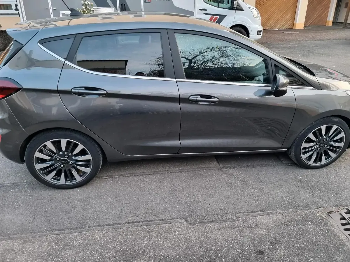 Gebraucht Ford Fiesta 125 PS (91 kW) 2023 Grau Kleinwagen