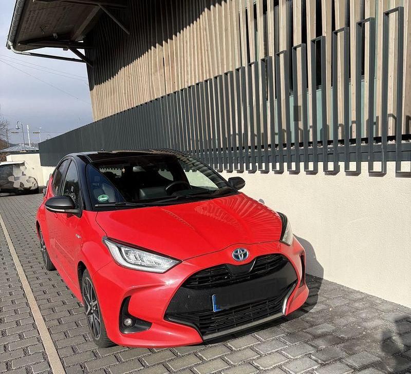 Gebraucht Toyota Yaris Edition 101 PS (74 kW) 2021 Rot Kleinwagen