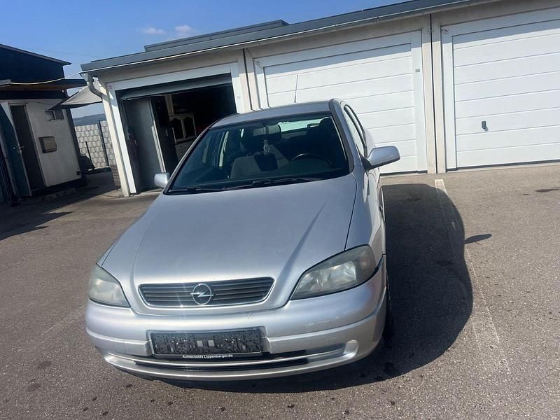 Gebraucht Opel Astra 75 PS (55 kW) 2002 Silber Limousine