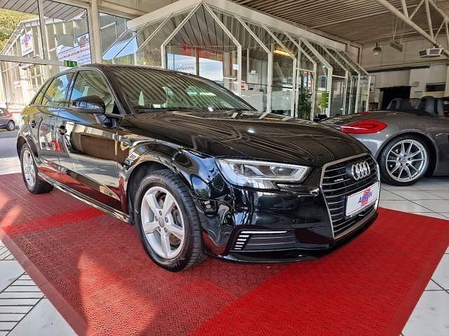 Schwarz Gebraucht 2020 Audi A3 Sportback e-tron Limousine | 15.600 € (Fairer Preis) - Bild 1/4