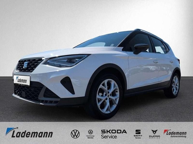 Weiß Gebraucht 2024 Seat Arona FR SUV | 21.389 € (Fairer Preis) - Bild 1/4