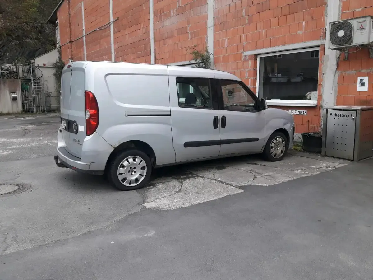 Gebraucht Fiat Doblò 105 PS (77 kW) 2011 Grau Van / Kleinbus