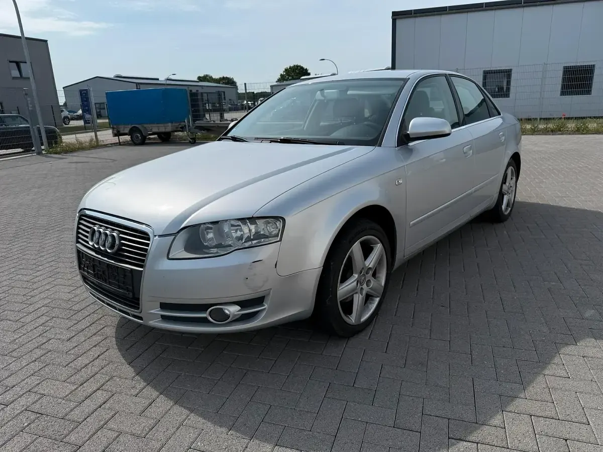 Gebraucht Audi A4 102 PS (75 kW) 2007 Silber Limousine