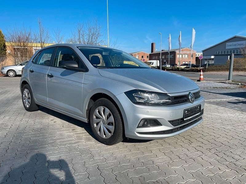 Gebraucht VW Polo 65 PS (47 kW) 2019 Silber Kleinwagen