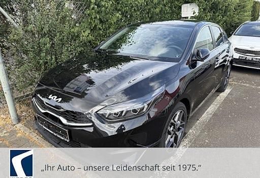 Neu Kia Ceed 100 PS (73 kW) 2025 Schwarz Kleinwagen